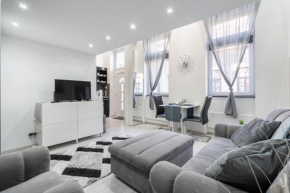 Joyous Era Apartment